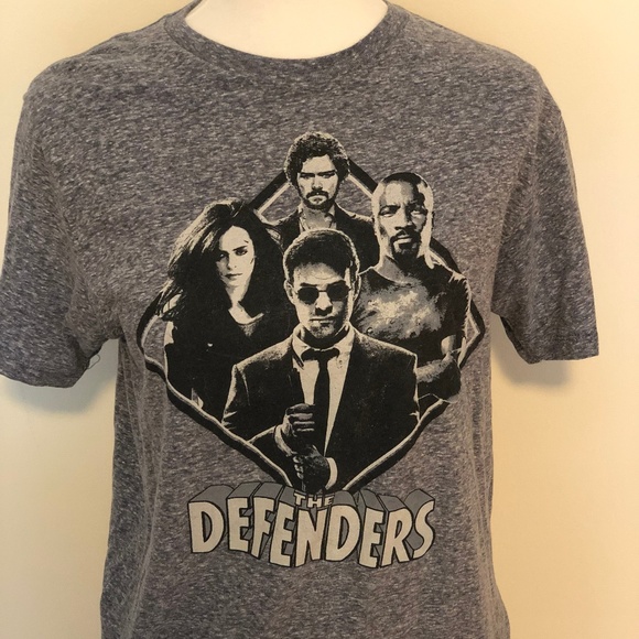 MARVEL Defenders T-Shirt - Picture 1 of 3